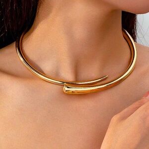 Elegant Gold Choker Necklace